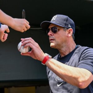 When It Comes to Weather, Aaron Boone Prefers Airborne Intel From Yankees' Pilot
