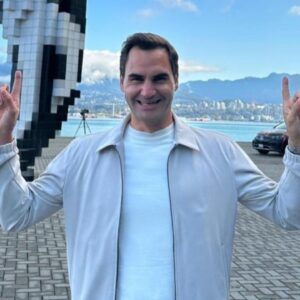 Roger Federer Fan Comes Up With Witty 'Airplane' Post to Brag About His Popularity