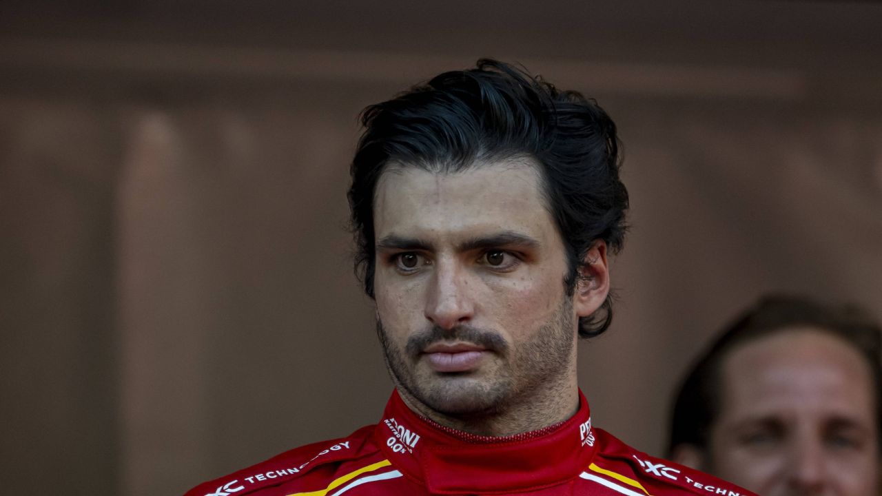 German Report Claims Carlos Sainz and Mercedes Are in a Deadlock Over Contract Negotiation