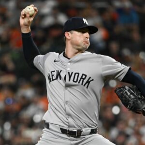 Yankees Faithful Relive 'Shades of Mariano' as Clay Holmes Extends Stellar 0.00 ERA Run
