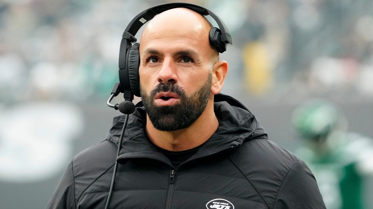 Internet Sleuths Sense an Internal Rift Within the Jets Locker Room After Robert Saleh’s Firing