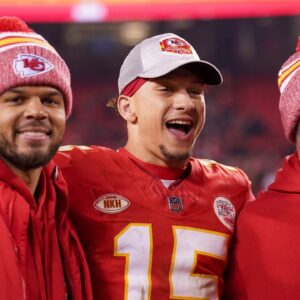 With a Lowly $805,000 Contract, Patrick Mahomes' Teammate Becomes 2nd Lowest Paid QB in 2024