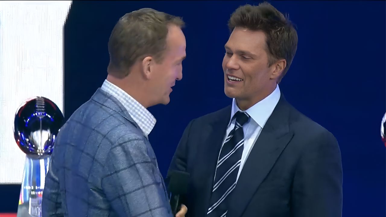 Peyton Manning, Tom Brady Confiscated Phones of High School Kids Before Throwing Routes With Them