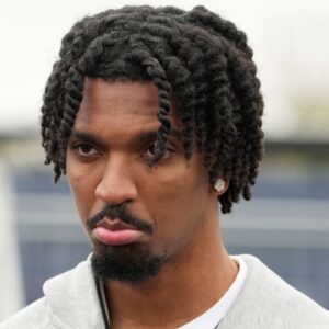 6′4″ Jayden Daniels Appears Small Standing Between Bryce Young and CJ Stroud