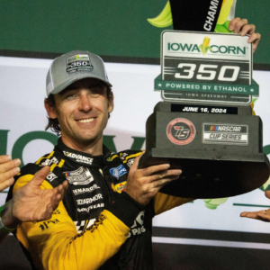 "Means a lot to my mom": Ryan Blaney wins inaugural NASCAR Iowa Cup race, completes nationwide series trifecta