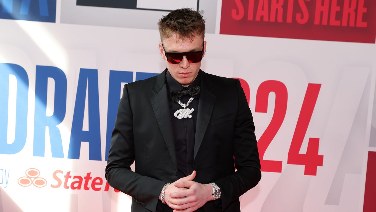 “Fun to Watch”: Lakers Rookie Dalton Knecth Describes Himself Ahead of Rookie Season With LeBron James