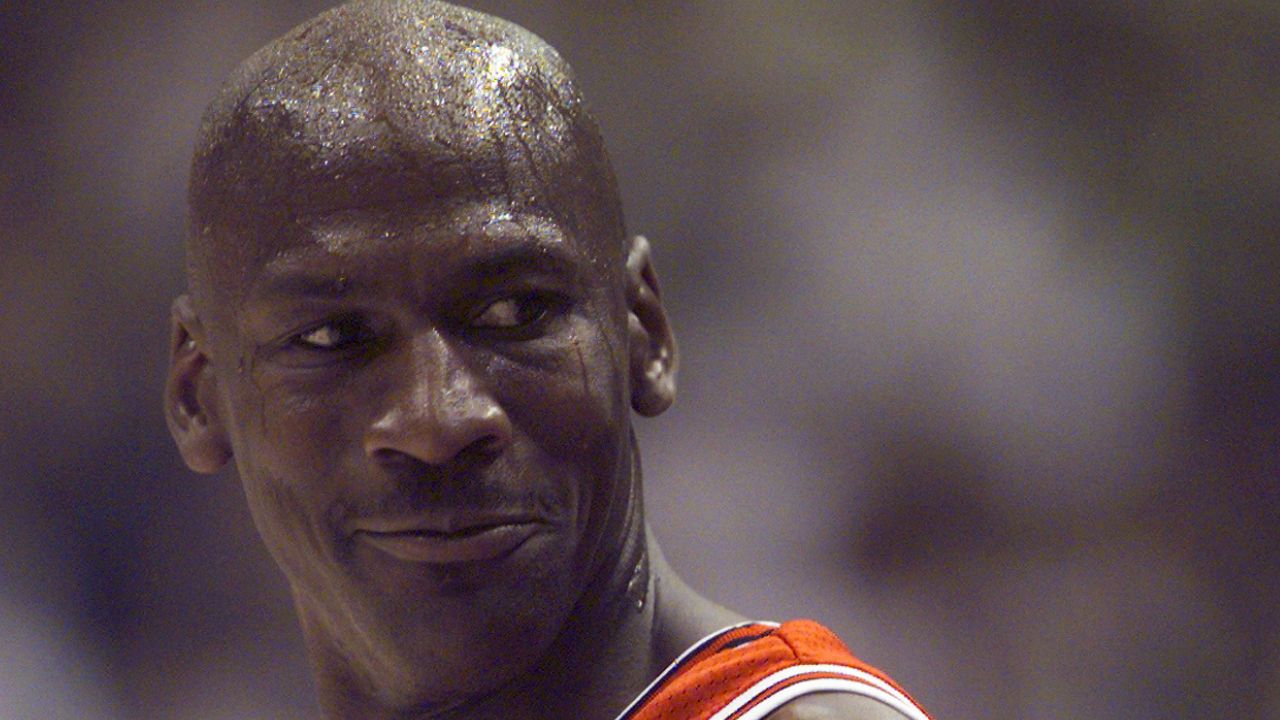 Michael Jordan's Effortless 1v1 Skills Get Expanded Upon By Ronnie Fields