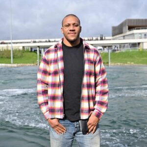 “Try That With Francis Ngannou”: Ciryl Gane Takes Heat From Trolls Over Failed Knockdown of 2x Smaller Guy Despite 3 Body Shots