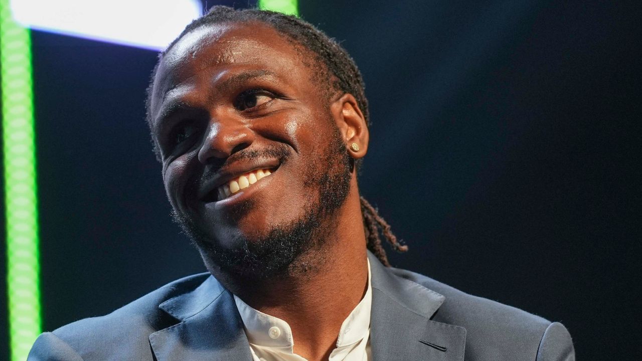 Former Chiefs RB Reveals Going to the “Dark Side” Once Retirement Knocked on His Door