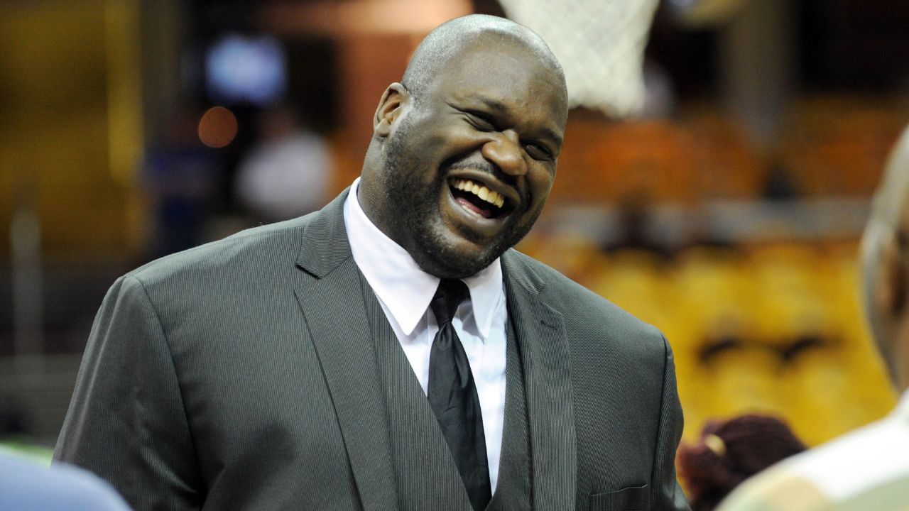 “Your Knuckles Look Scraped”: Shaquille O’Neal Revisits Jeff Ross Roasting Him in 2003