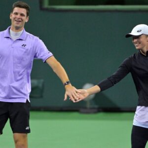 'All The Way With Iga': Hubert Hurkacz Injury Denies Fans Rare Opportunity to Watch Star Mixed Doubles Team