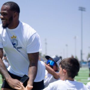 NFL Beast Micah Parsons Gets Brutally Manhandled by Lineman From Middle School