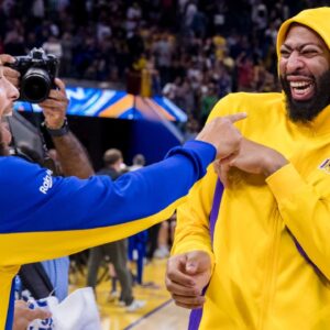 Stephen Curry ‘Phenomenal’ to Play With Claims Anthony Davis After Day 1 of Olympic Training Camp