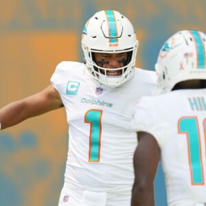 Tyreek Hill Blasts Tua Tagovailoa’s Critics While Hailing the QB’s Leadership & Game Skills