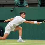 Has Carlos Alcaraz Hit the Shot of Wimbledon 2024? Spaniard Goes Viral With Incredible One-Handed Backhand Retrieve