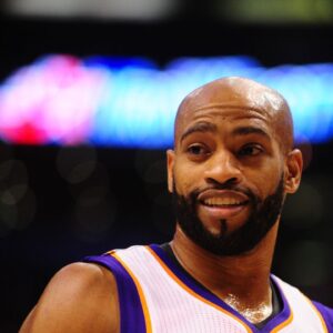 Vince Carter Was Visibly Embarrassed Upon Hearing The Canadian Anthem Be Changed For Him In 2000