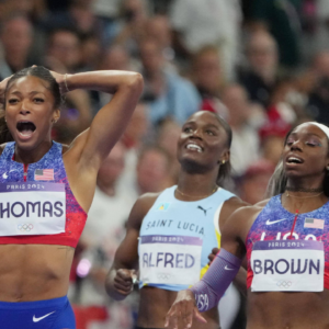 "American Uncle We All Want": Fans Ecstatic as Snoop Dogg Congratulates Gabby Thomas and other Women's 200m Medalists