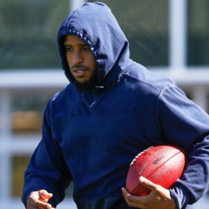 2024 All-Pro Selections: Bobby Wagner Could Surpass Barry Sanders & Deion Sanders’ Record With Selection