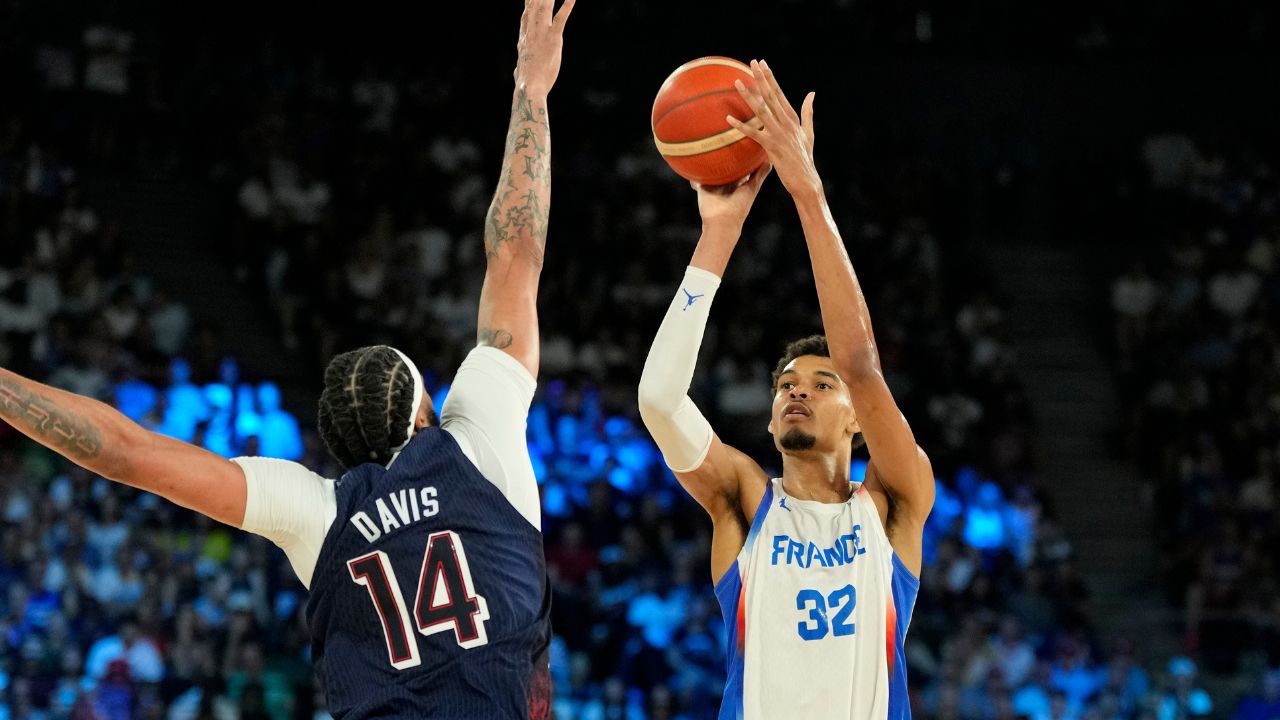 Anthony Davis and Victor Wembanyama