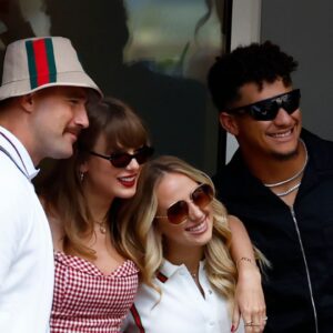 Travis Kelce and Taylor Swift.