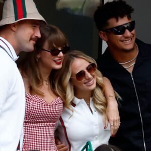 Swifties Drag Taylor Swift Through the Mud Over a Hug: “Being Friends With Brittany Is Wrong”