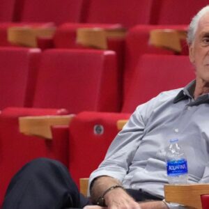 Pat Riley's Consistent Coaching Methods Helped Ignite Locker Room Morale, Says Former Knicks Player