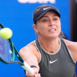 Paula Badosa (ESP) hits to Emma Navarro (USA) on day nine of the 2024 U.S. Open tennis tournament