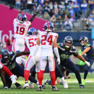 NFL Refs Miss Crucial Call as Seahawks Players Lay Down On The Field, Handing Giants a Win