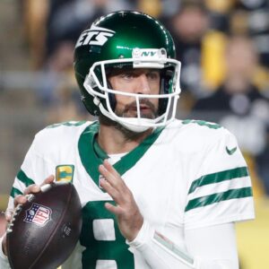 Aaron Rodgers Advised to Retire for Good After Failing to Win With Davante Adams