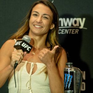 “Muscles Don’t Mean Sh*t”: UFC Women’s Fighter Drops 125 Lbs Bodybuilder on His Face Leaving Fans Shocked