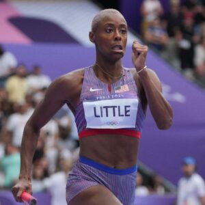 Shamier Little ‘Leads the Swoop’ in Special Event at Alma Mater Lindblom Math & Science Academy