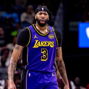 Los Angeles Lakers forward Anthony Davis (3) reacts to a play against the New Orleans Pelicans during the first half at Smoothie King Center.