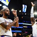 D'Angelo Russell (L), LeBron James (R)