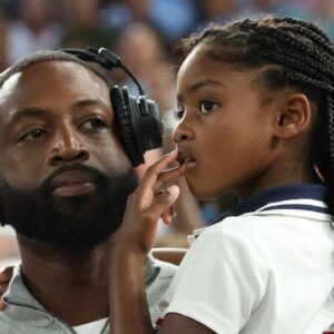 Dwyane Wade and daughter Kaavia.