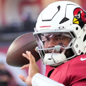 Arizona Cardinals quarterback Kyler Murray (1) warms up before playing against the New York Jets at State Farm Stadium.