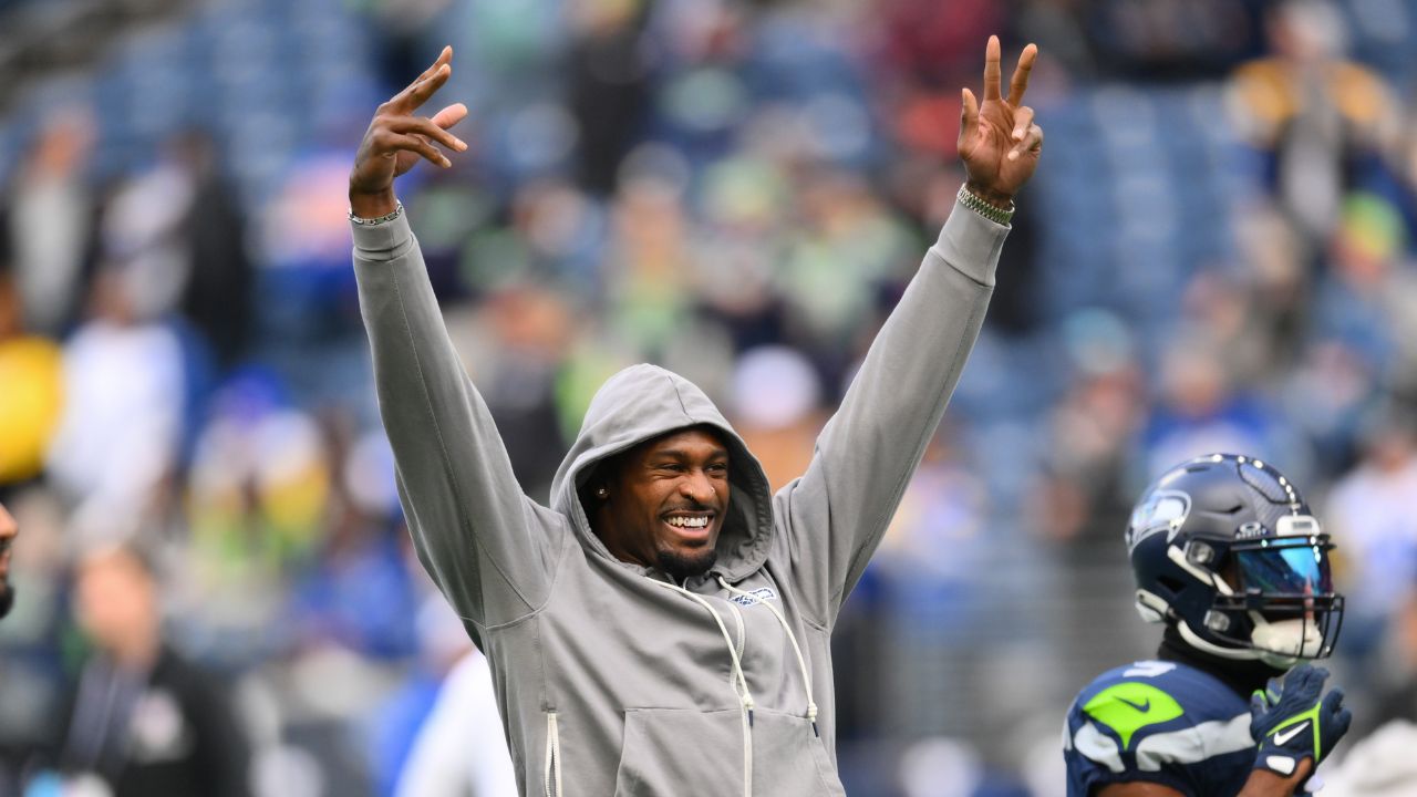 Seattle Seahawks wide receiver DK Metcalf (14) during warmups before the game against the Los Angeles Rams at Lumen Field.