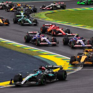 start of the race, depart, 63 RUSSELL George (gbr), Mercedes AMG F1 Team W15, 04 NORRIS Lando (gbr), McLaren F1 Team MCL38, action during the Formula 1 Grande Premio de Sao Paulo 2024, from November 1 to 3, 2024 on the Interlagos Circuit