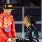 23rd November 2024; Las Vegas, Nevada, USA. F1 Las Vegas Grand Prix; Race Day; Carlos Sainz (55) of Spain and team Scuderia Ferrari and Lewis Hamilton (44) of United Kingdom and team Mercedes-AMG Petronas F1 Team shake hands on the podium after the race