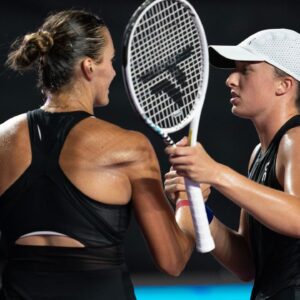 Aryna Sabalenka (L) and Iga Swiatek (R) after the WTA Finals 2023