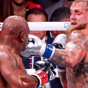 Netflix & Most Valuable Promotions Boxing Event Fight Night, AT&T Stadium, Arlington, Texas, United States 15 11 2024 Mike Tyson vs Jake Paul Jake Paul and Mike Tyson Jake Paul and Mike Tyson 15 11 2024 PUBLICATIONxNOTxINxUKxIRLxFRAxNZL