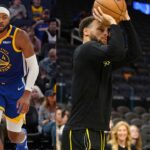 Moses Moody (L) Steph Curry and Klay Thompson (R)