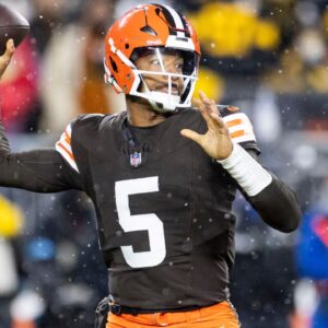 Cleveland Browns quarterback Jameis Winston (5) throws the ball during the second quarter against the Pittsburgh Steelers at Huntington Bank Field Stadium.