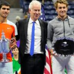 Carlos Alcaraz (L) and Casper Ruud (R)