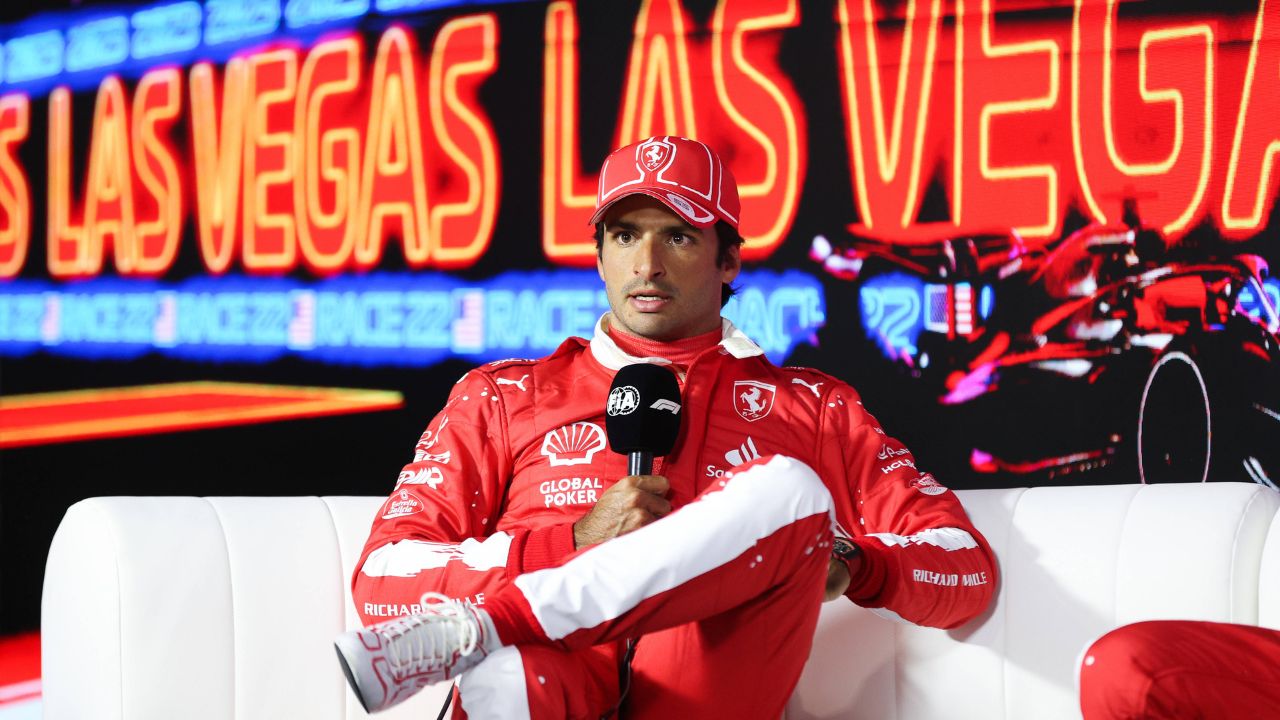 Carlos Sainz (ESP, Scuderia Ferrari), F1 Grand Prix of Las Vegas at Las Vegas Strip Circuit on November 18, 2023 in Las Vegas, United States of America