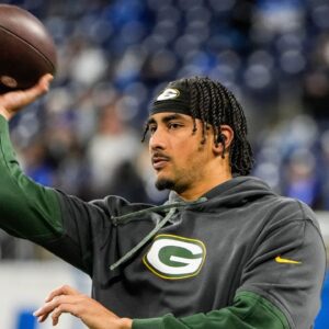 Green Bay Packers quarterback Jordan Love (10) warms up before the game between Detroit Lions and Green Bay Packers at Ford Field in Detroit.