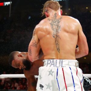 ake Paul knocks out Tyron Woodley at Amalie Arena.