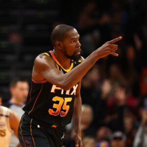 Phoenix Suns forward Kevin Durant (35) against the Los Angeles Lakers during an NBA Cup game at Footprint Center