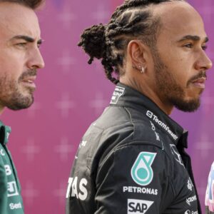 ALONSO Fernando (spa), Aston Martin F1 Team AMR24 and HAMILTON Lewis (gbr), Mercedes AMG F1 Team W15, portrait during the Formula 1 Aramco pre-season testing 2024 of the 2024 FIA Formula One World Championship