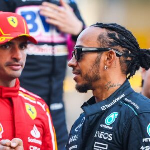 SAINZ Carlos (spa), Scuderia Ferrari SF-24, HAMILTON Lewis (gbr), Mercedes AMG F1 Team W15, portrait during the Formula 1 Gulf Air Bahrain Grand Prix 2024