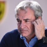 AUSTRALIAN F1 GRAND PRIX, Carlos Sainz Sr speaking with Guenther Steiner in the drivers paddock at the Albert Park Grand Prix Circuit in Melbourne, Thursday, March 21, 2024